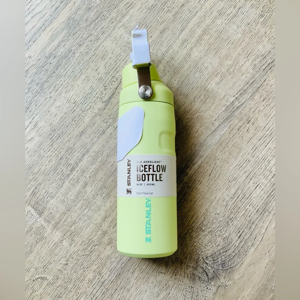 NWT☀️Stanley Light Green IceFlow Aerolight Bottle 16oz. - Picture 1 of 8